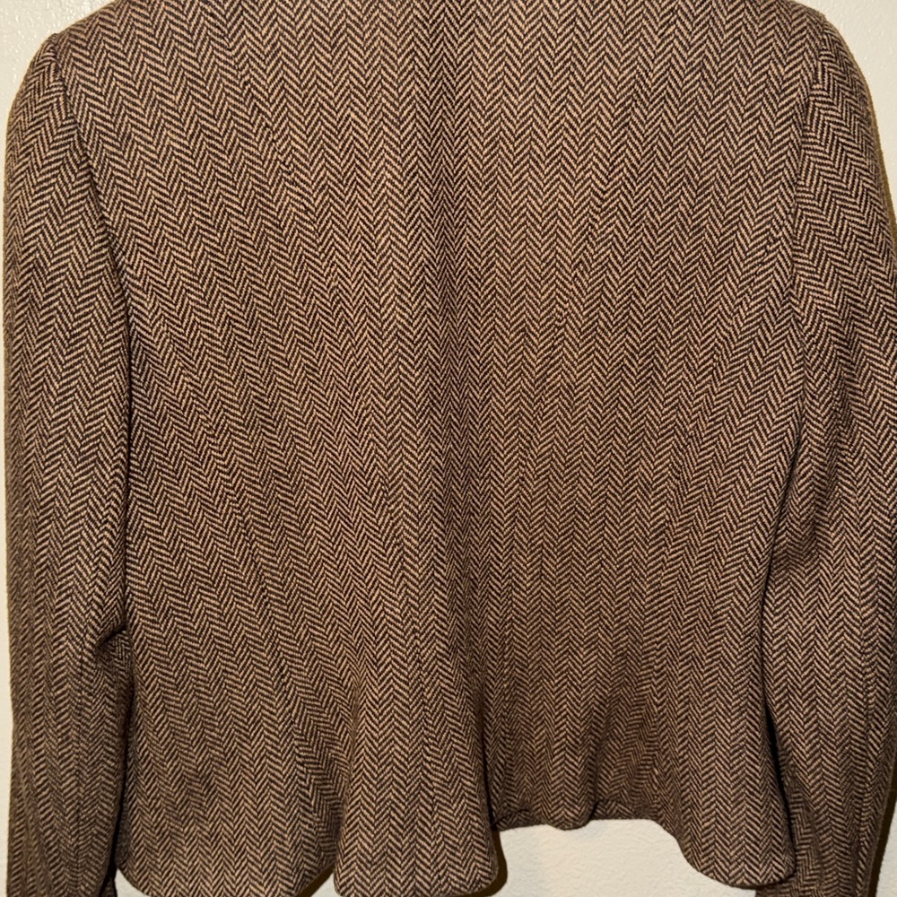 CHAPS Brown Herringbone Wool Blend Blazer with Crest Buttons size Small - Picture 6 of 6